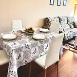 شقة Laya